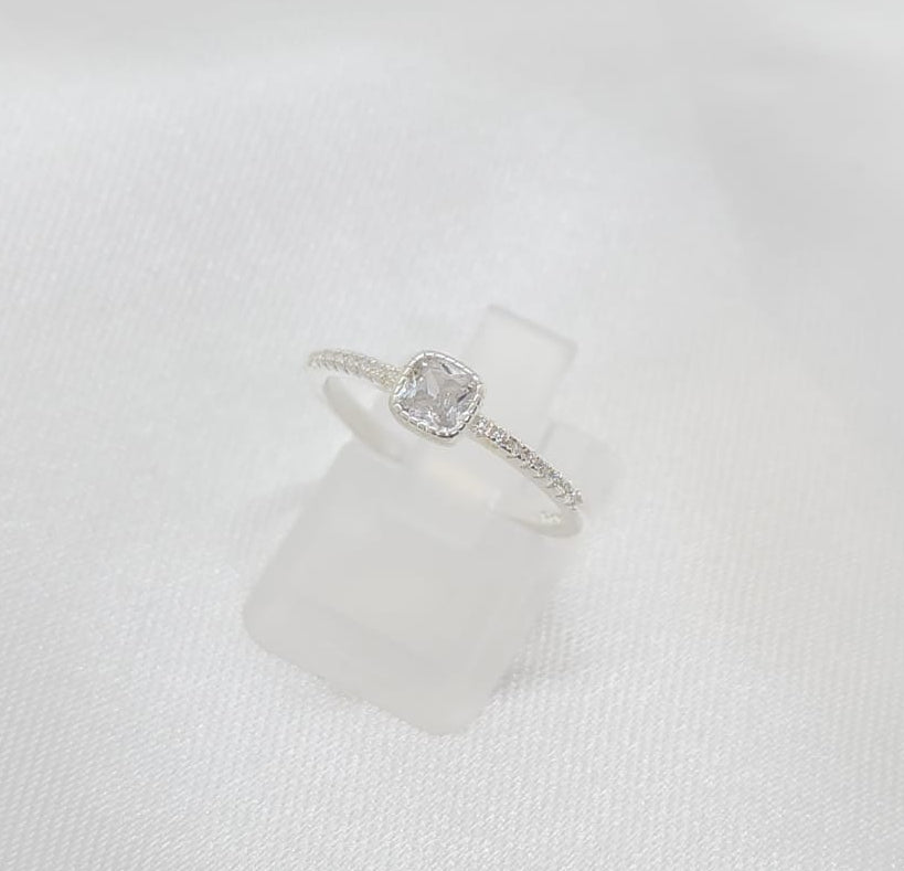 Anillo Dama Diseño Circón Semi cuadrado
