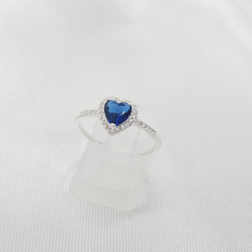 Anillo Dama diseño Corazón Circón Azul Grande con incrustación de Microcircones