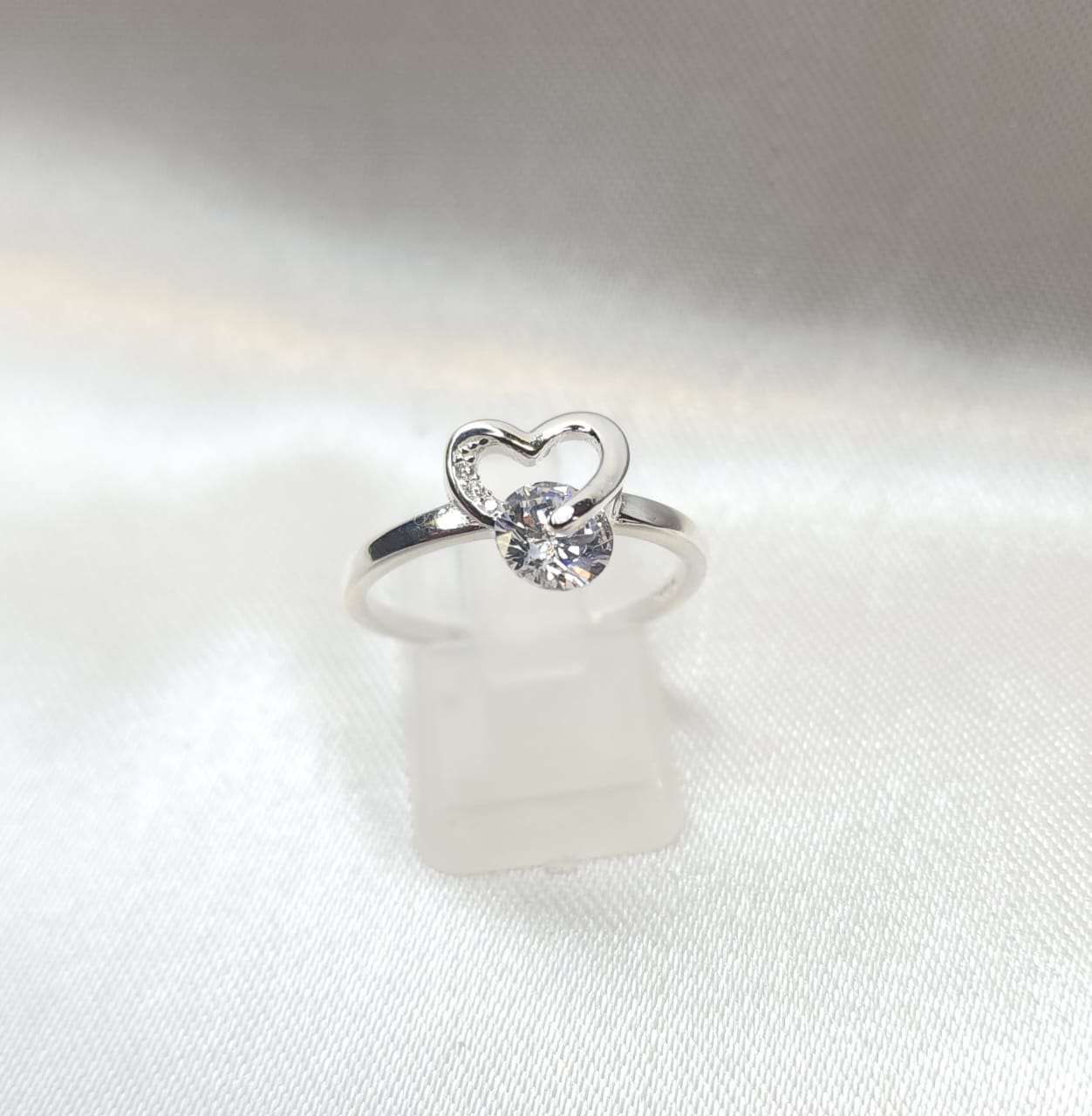 Anillo Dama Diseño Corazón circón