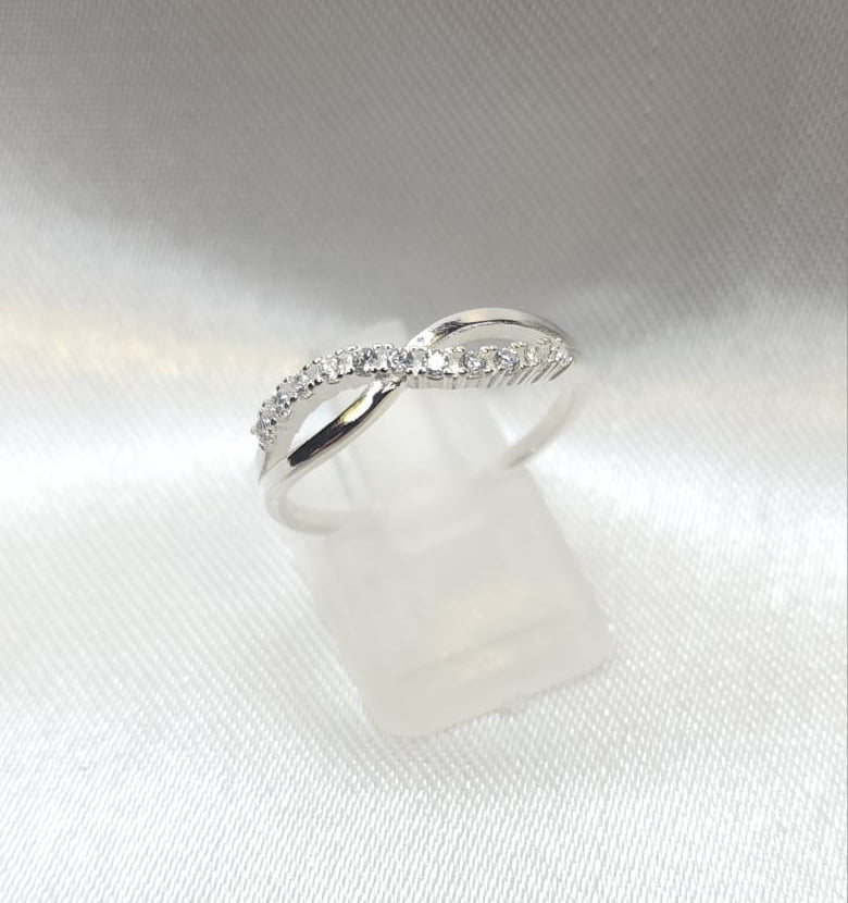 Anillo Dama Diseño Infinito Plata fina ley 925
