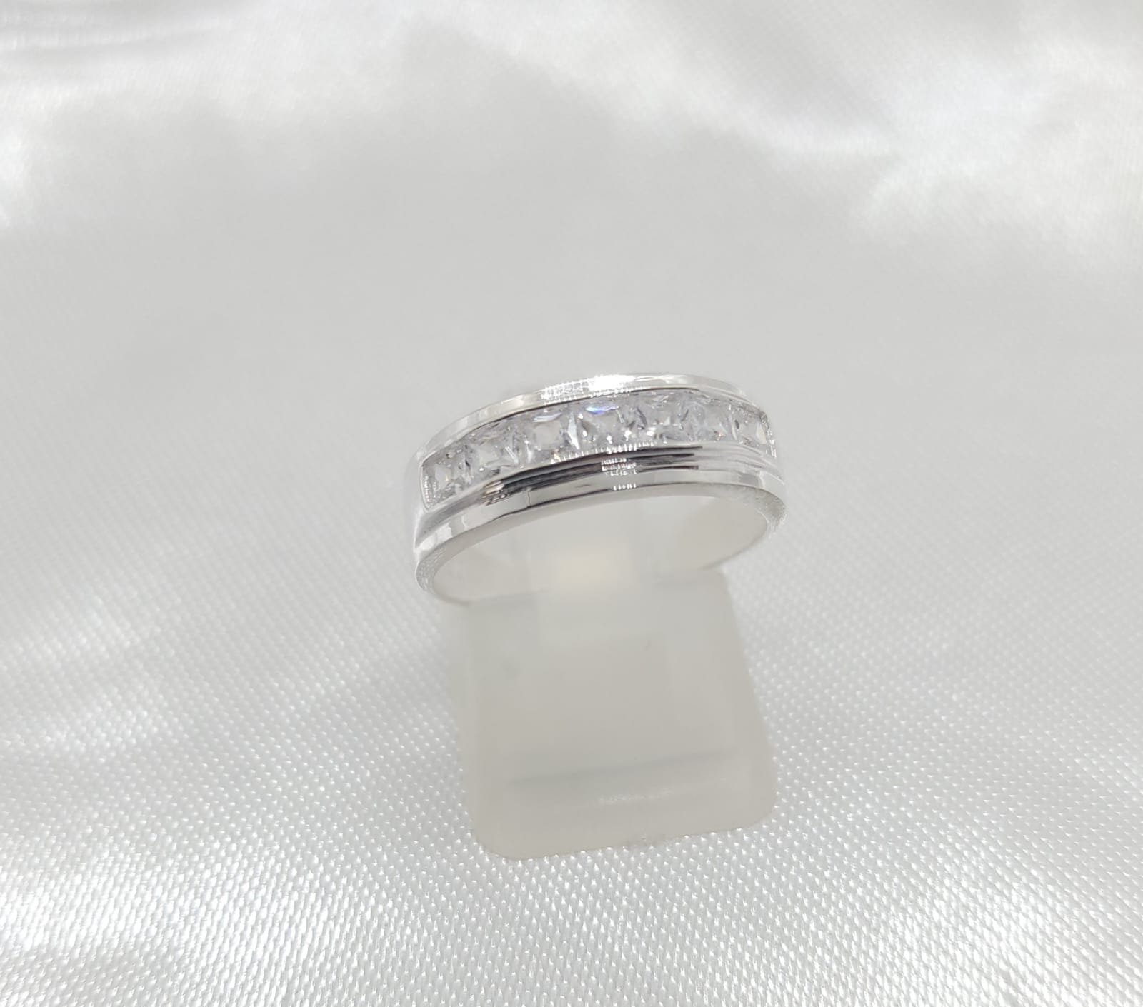 Anillo Dama Diseño Cintillo