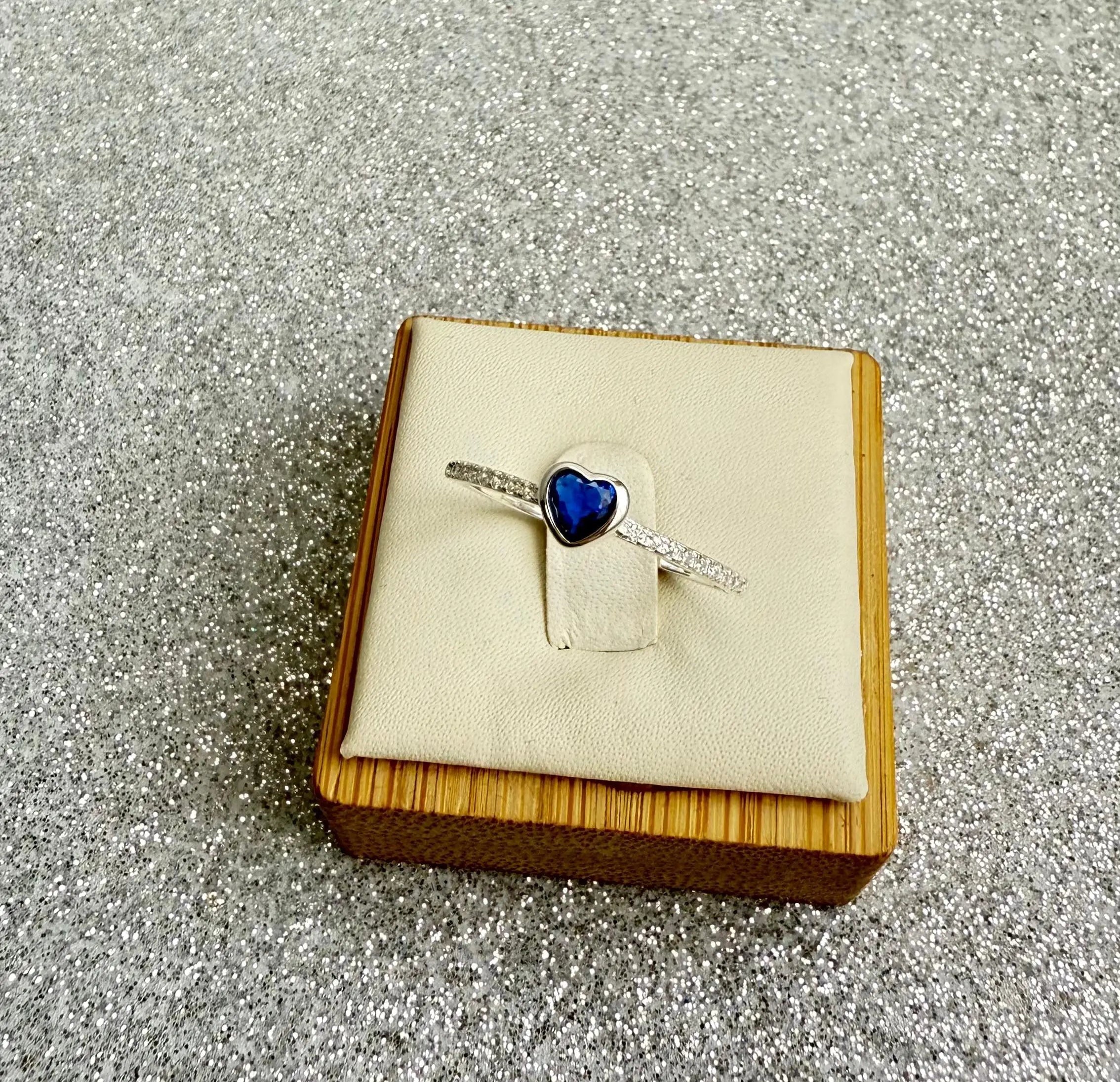 Anillo Dama Diseño Corazón Azul Plata fina ley 925