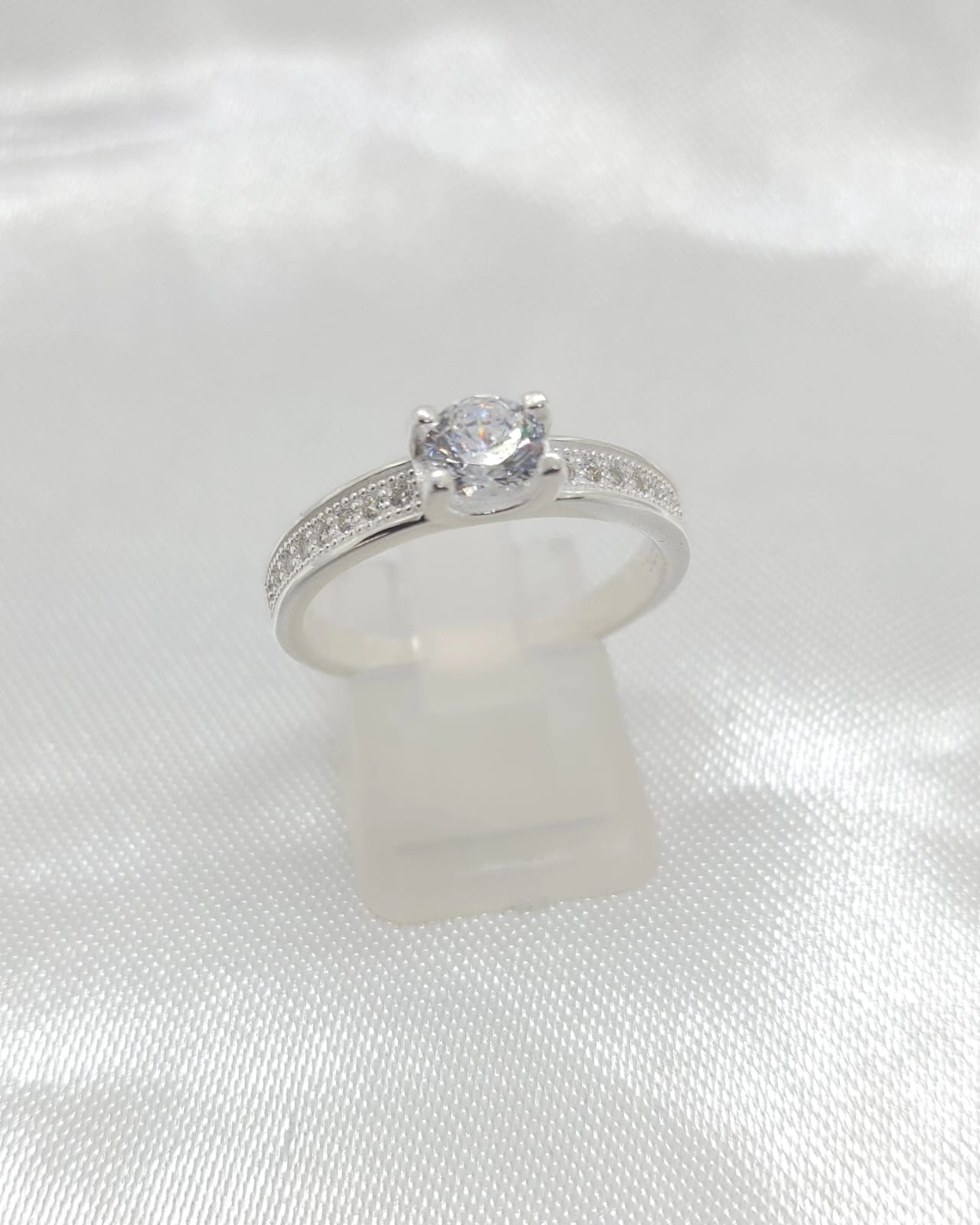 Anillo Dama Diseño Circón