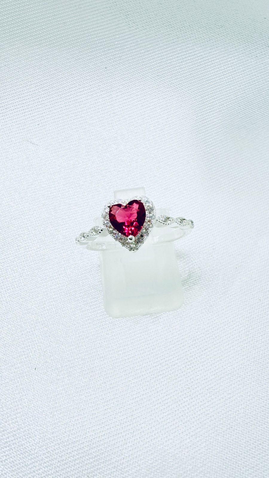 Anillo Dama Diseño Corazón Rojo Rubí