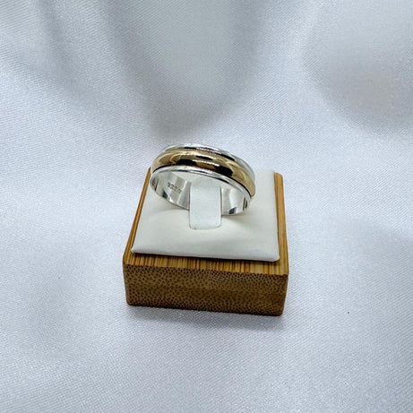 Anillo Argolla Diseño CLÁSICO 7mm Grosor plata fina ley 925 con Oro de 14 kilates,laminado.