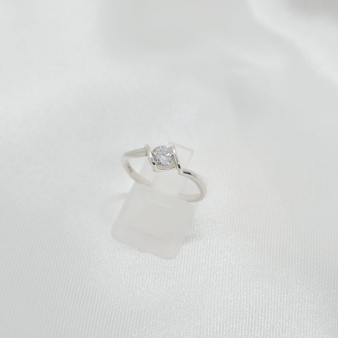 Anillo Dama Diseño Circón