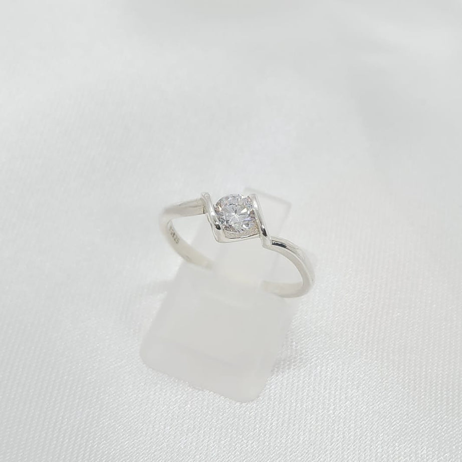 Anillo Dama Diseño Circón solitario