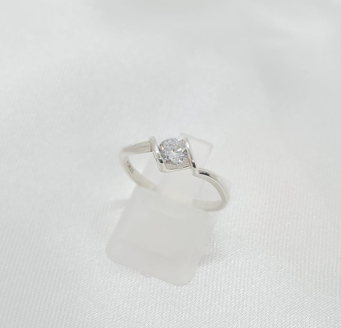 Anillo Dama Diseño Circón solitario