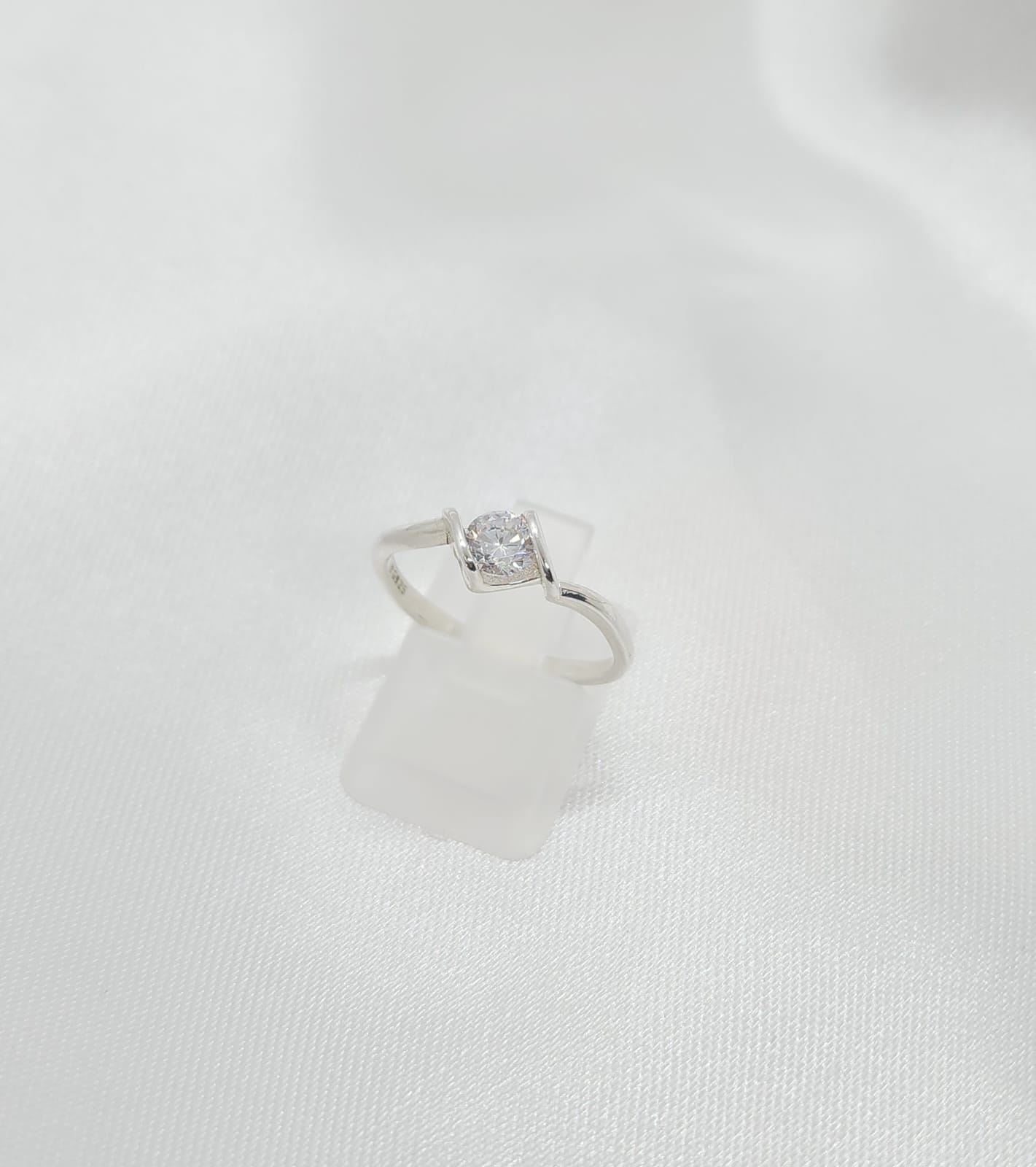 Anillo Dama Diseño Circón