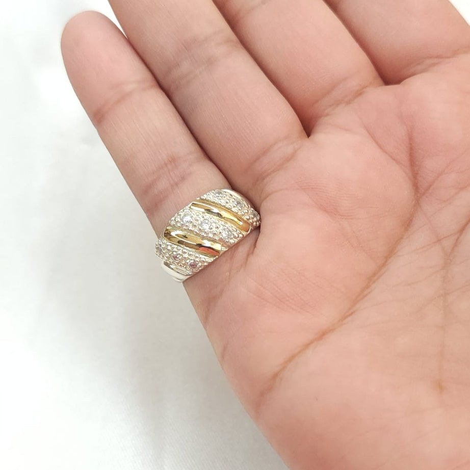 Anillo Dama Diseño Cintillo con incrustaciones de Microcircones P.925 con Oro de 14k.