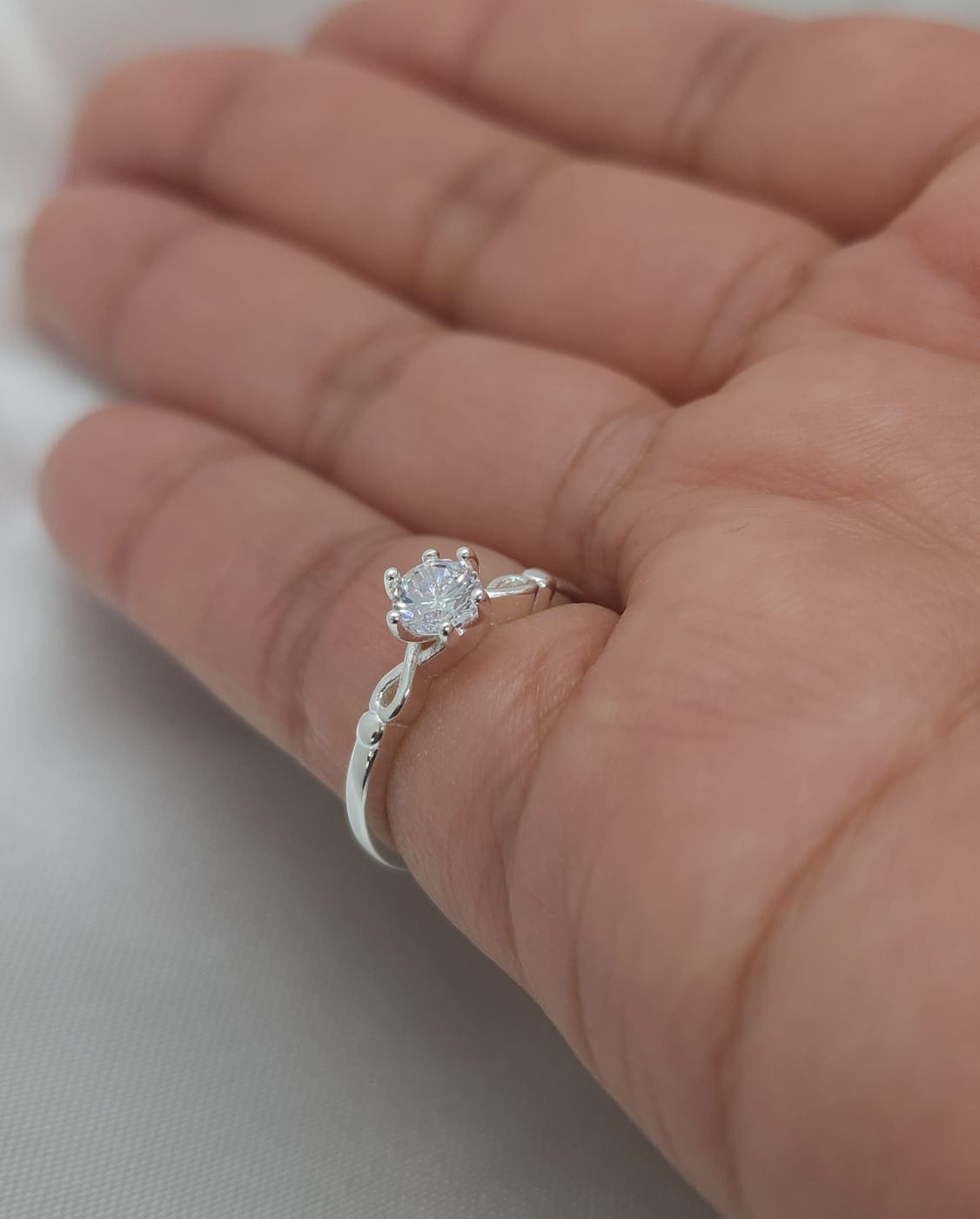 Anillo Dama Diseño Solitario Circón