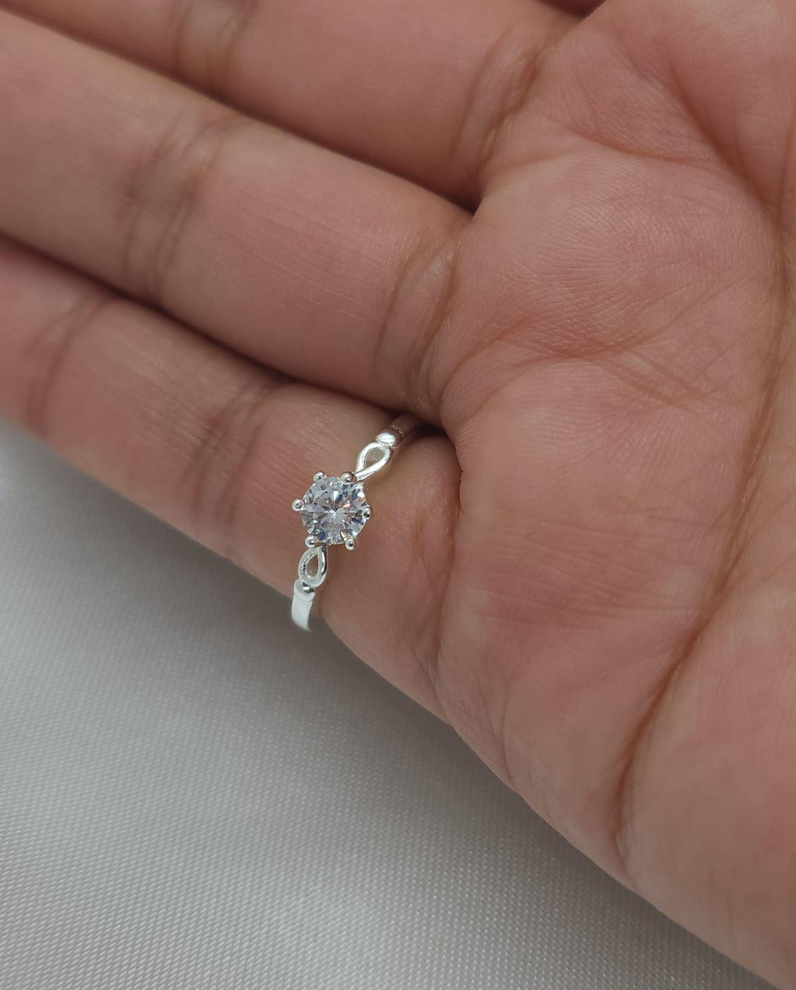 Anillo Dama Diseño Solitario Circón