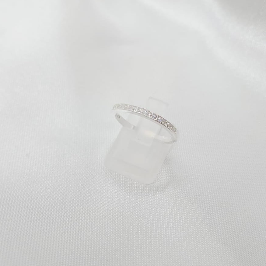 Anillo Dama Diseño Cintillo con incrustacion de Microcircones