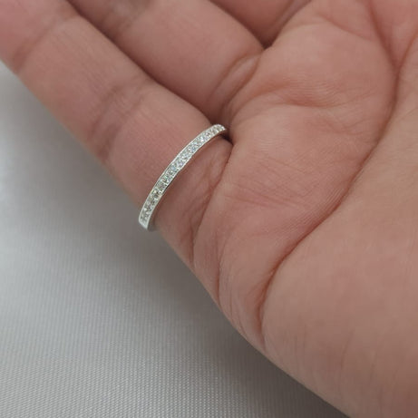 Anillo Dama Diseño Cintillo con incrustacion de Microcircones