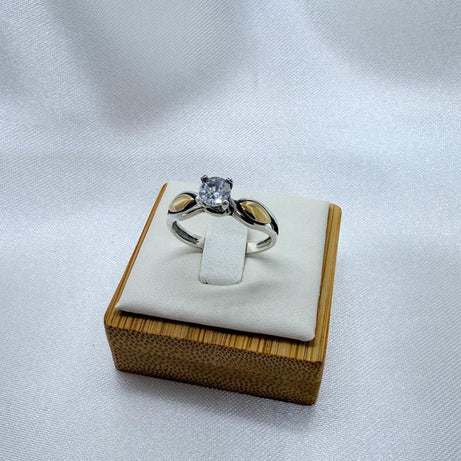 Anillo Dama Diseño Circón con incrustaciones de Microcircones en P.925 con Oro de 14k.