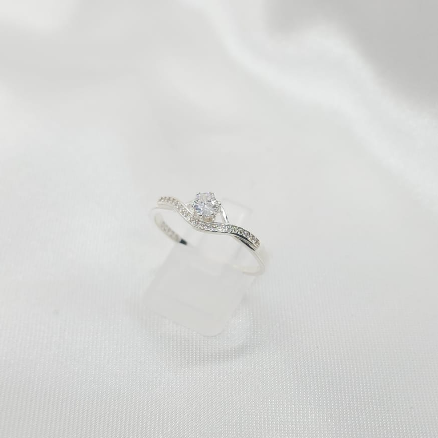 Anillo Dama diseño Circón Cristal con incrustación de Microcircones