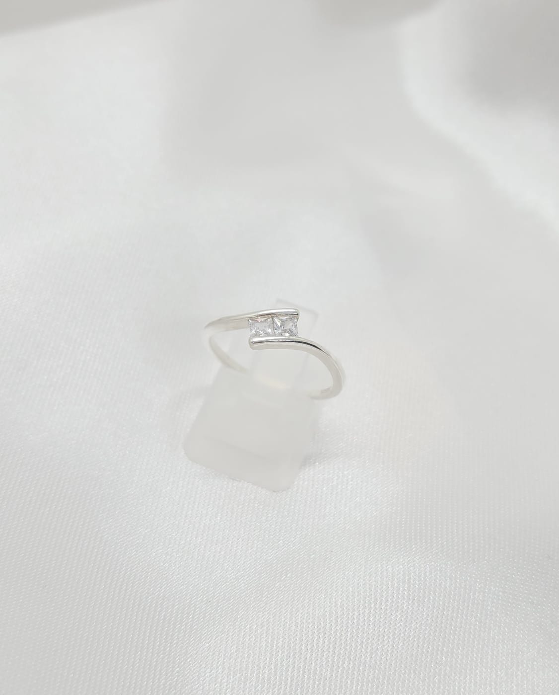 Anillo Dama Diseño Circón