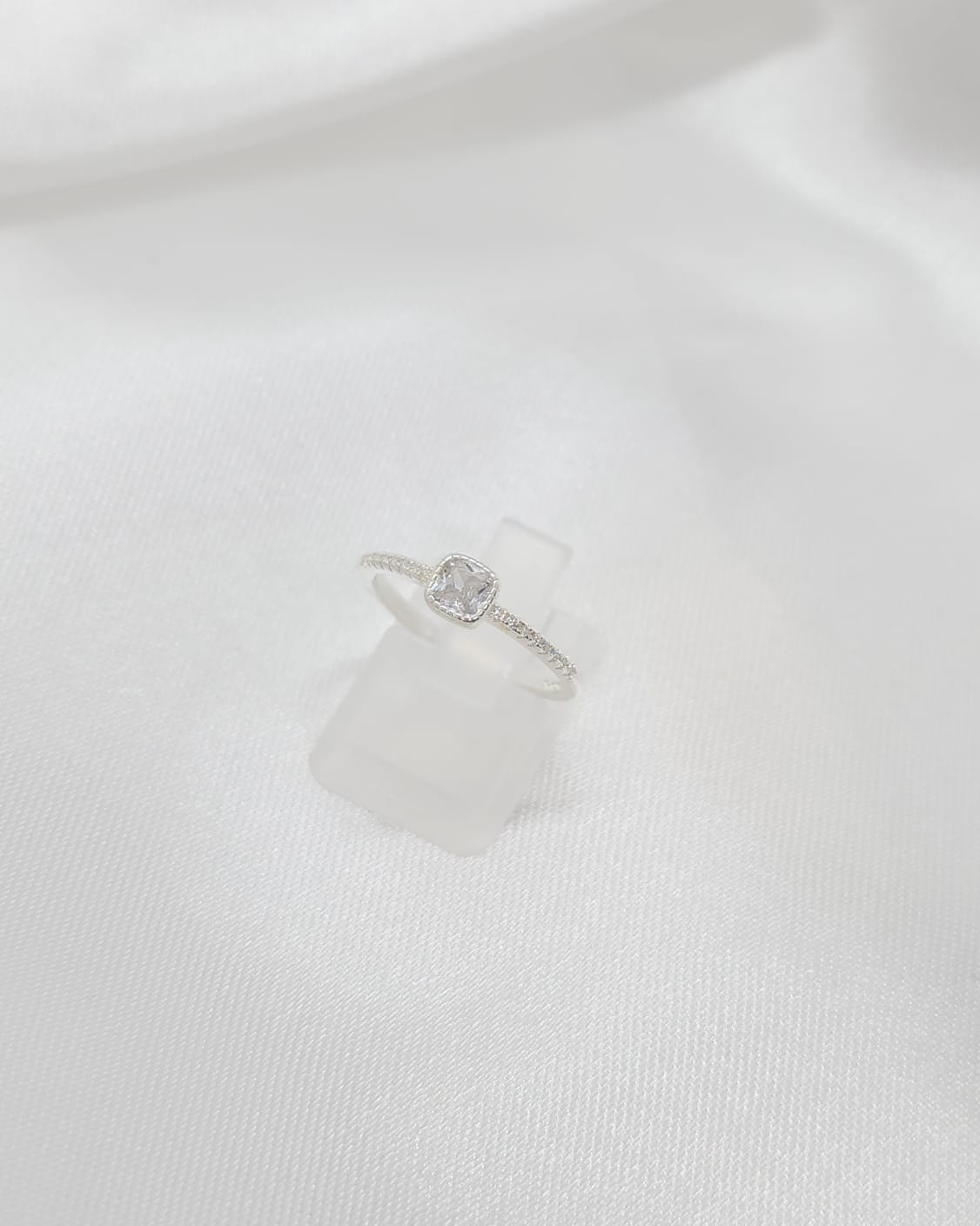 Anillo Dama Diseño Circón Semi cuadrado