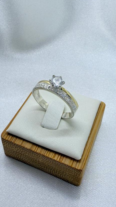 Anillo Dama Diseño Circón P.925 con Oro de 14k.