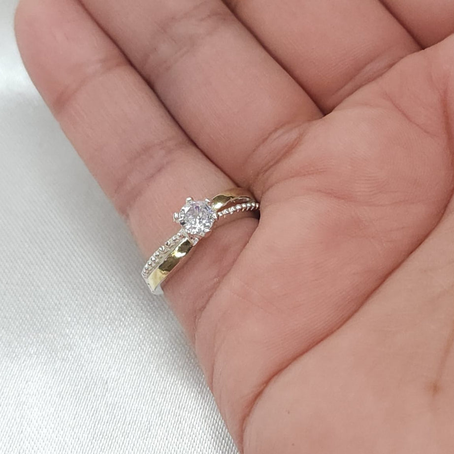 Anillo Dama Diseño circón en P.925 con Oro de 14k.