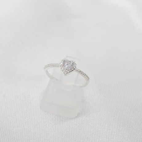 Anillo Dama diseño Corazón Circón Cristal con incrustación de Microcircones.