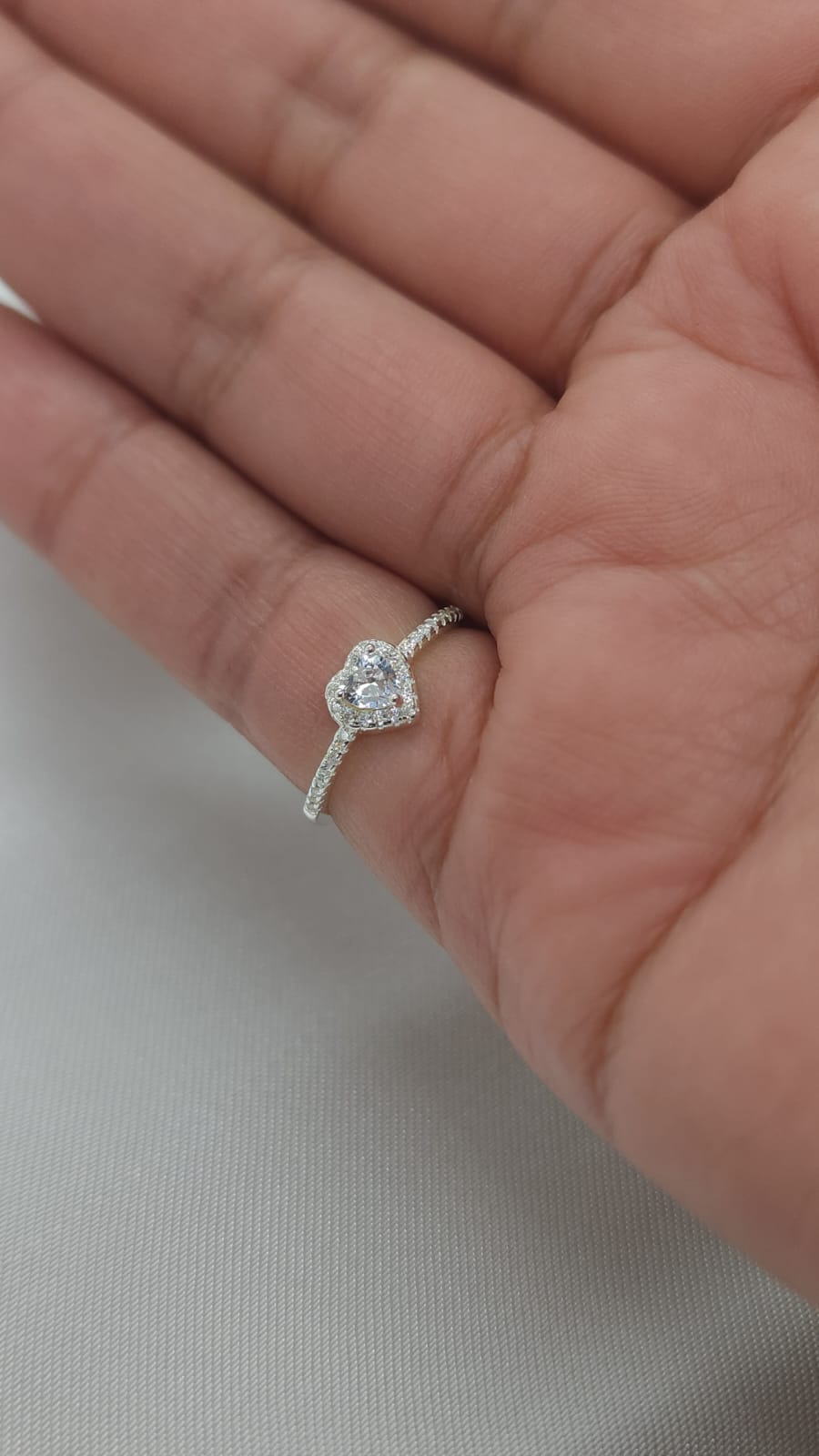 Anillo Dama diseño Corazón Circón Cristal con incrustación de Microcircones.