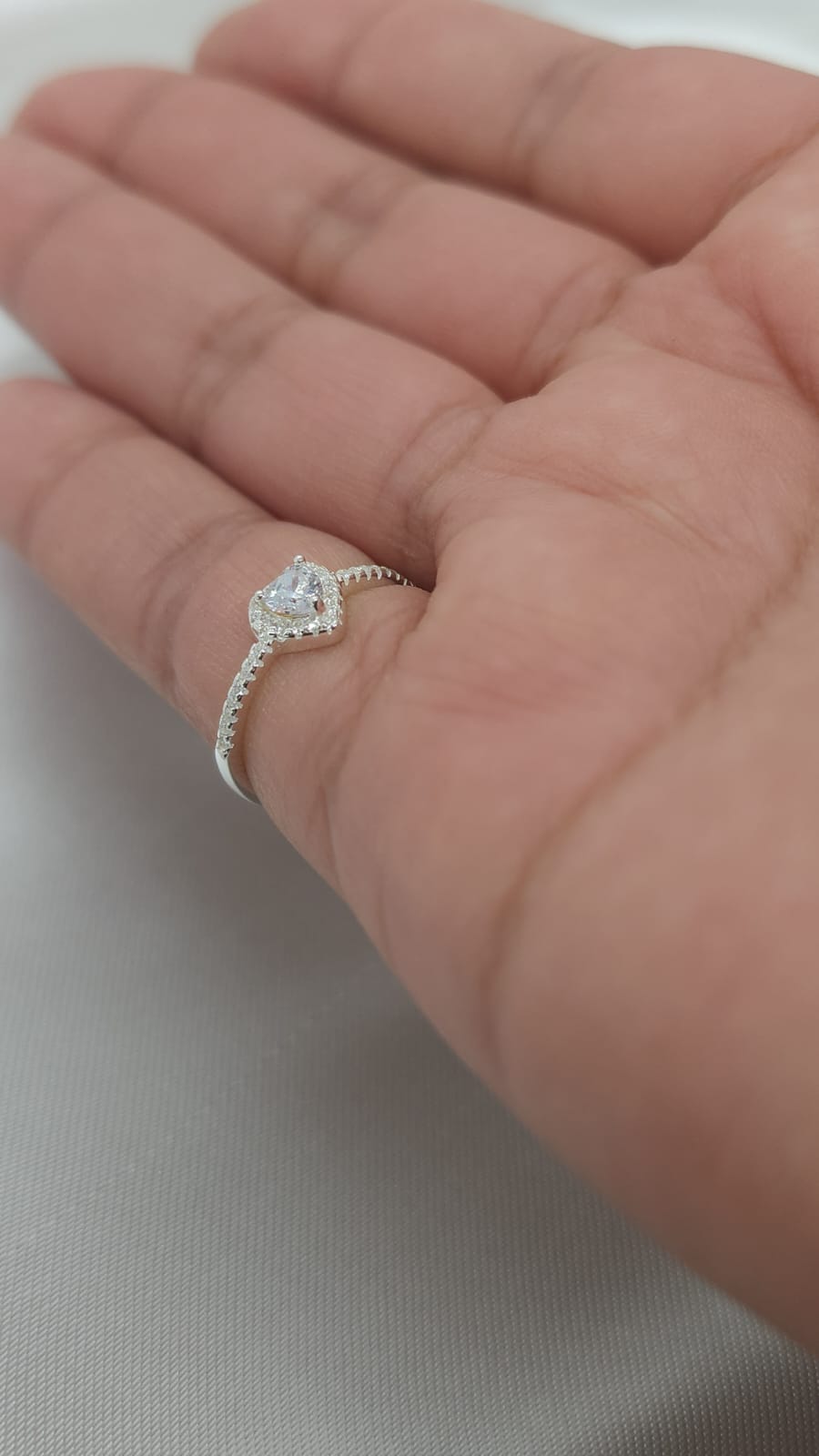 Anillo Dama diseño Corazón Circón Cristal con incrustación de Microcircones.