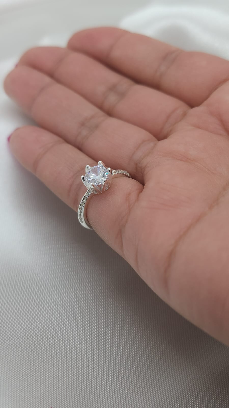 Anillo Dama Diseño flor Circón con incrustaciones de Microcircones