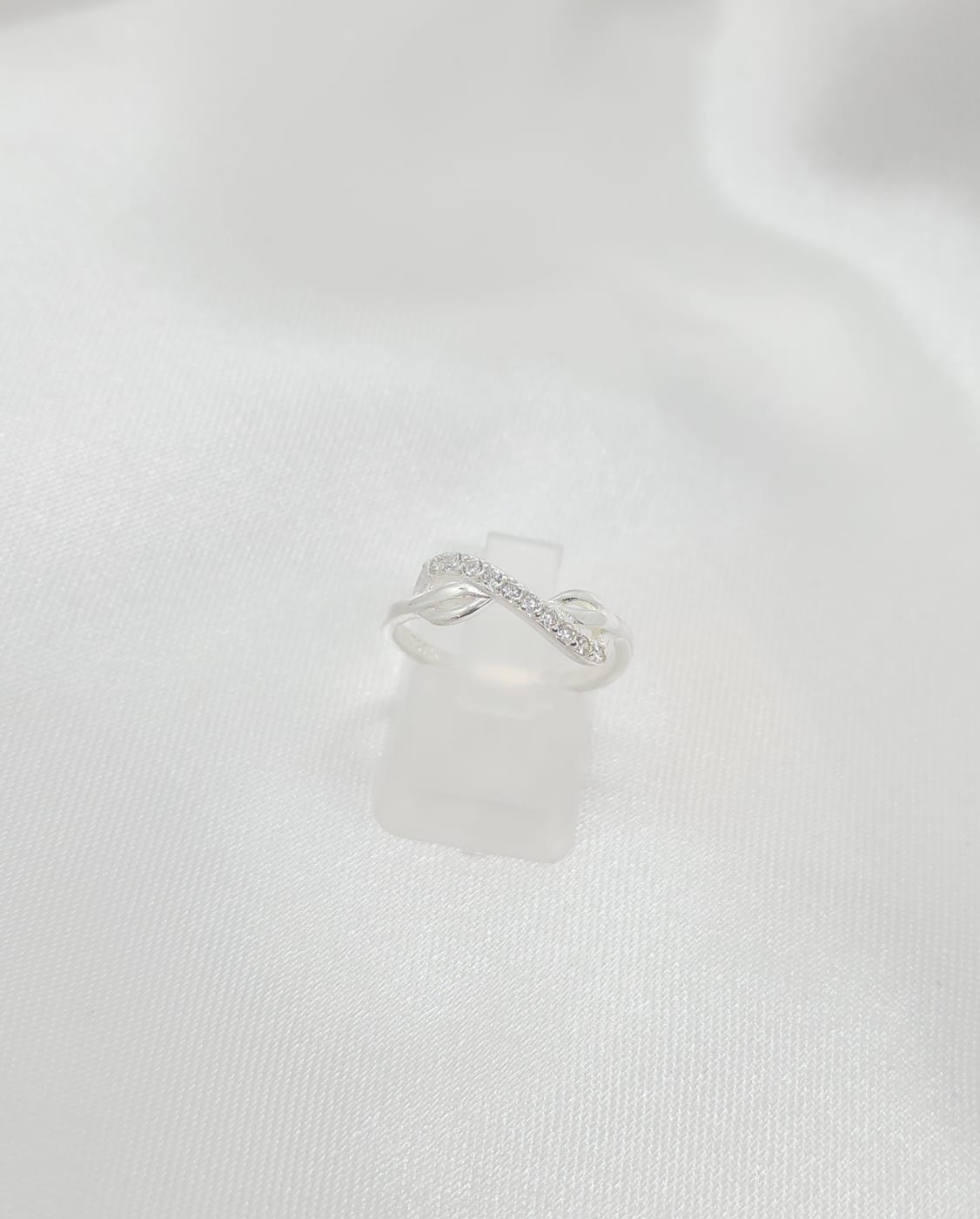 Anillo Dama Diseño Infinito