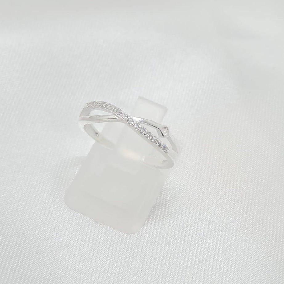 Anillo Dama Diseño Infinito corazón microcircones