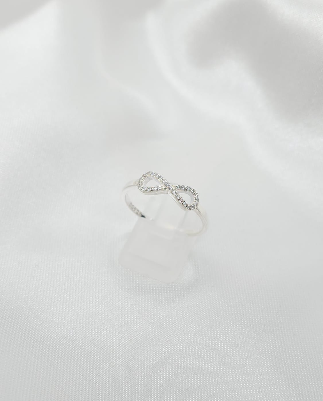 Anillo Dama Diseño Infinito