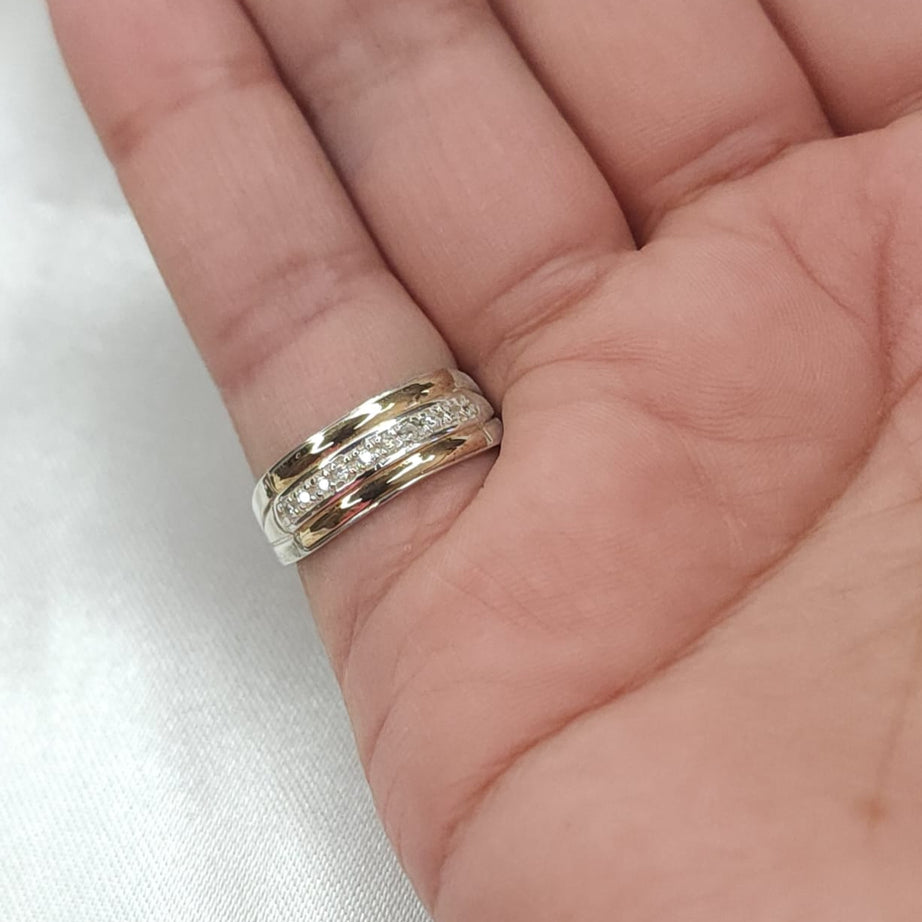 Anillo Dama Diseño Cintillo con  incrustaciones de microcircones P.925 con Oro de 14k.