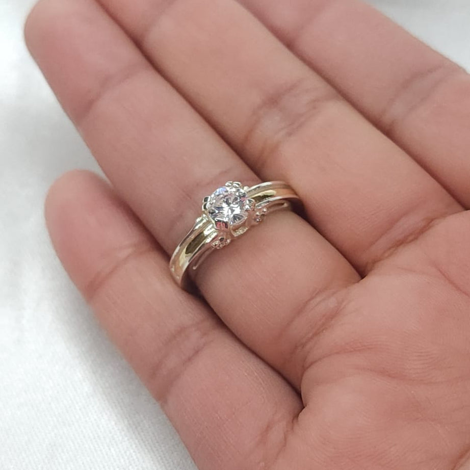 Anillo Dama Diseño Circón P.925 con Oro de 14k.