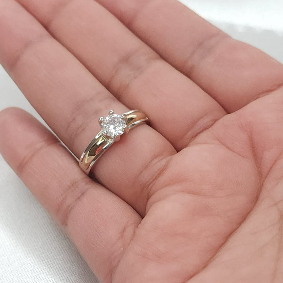 Anillo Dama Diseño Circón  P.925 con Oro de 14k.