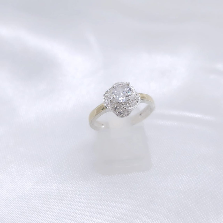 Anillo Dama Diseño flor Circón con incrustaciones de microcircones P.925 con Oro de 14k.