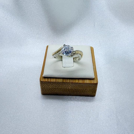 Anillo Dama Diseño Circón  P.925 con Oro de 14k.