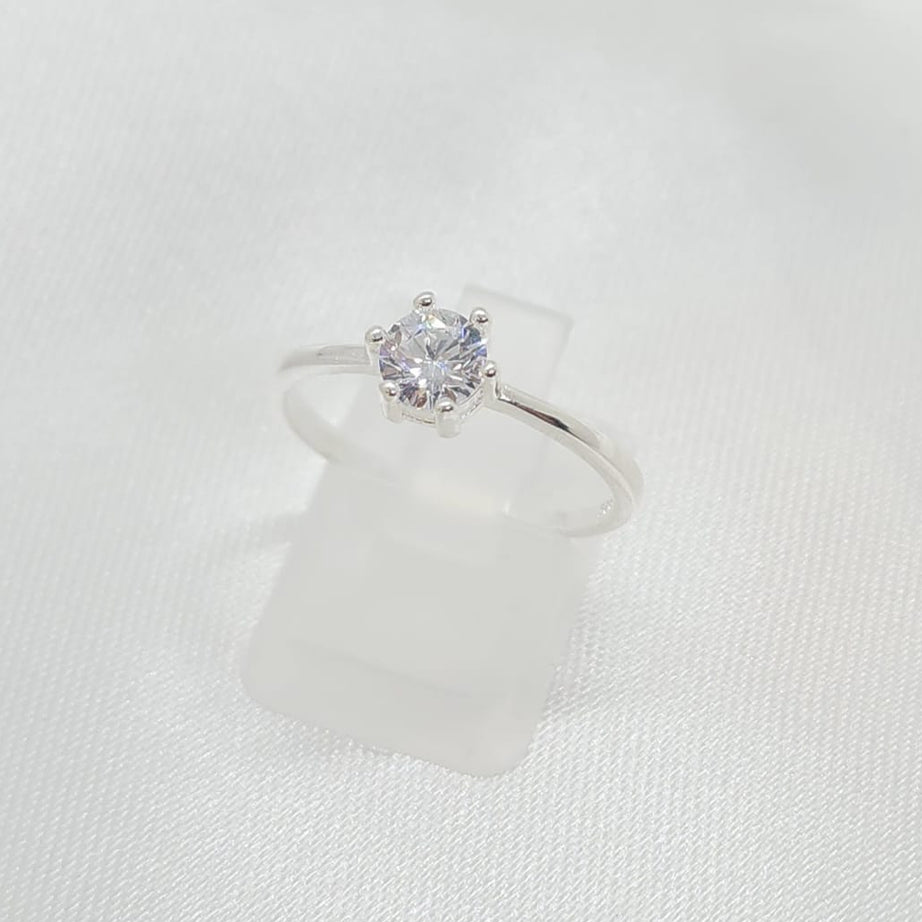 Anillo Dama Diseño Solitario Circón Plata fina ley 925