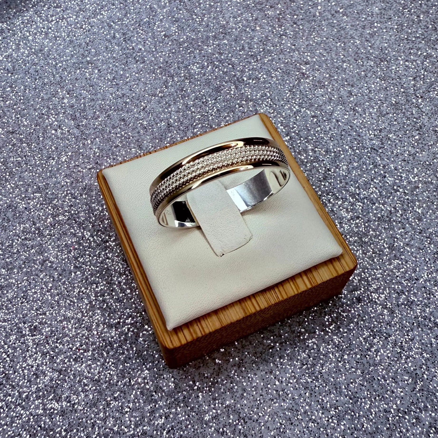 Anillo Argolla Diseño Cadenitas 3 lines 5mm Grosor