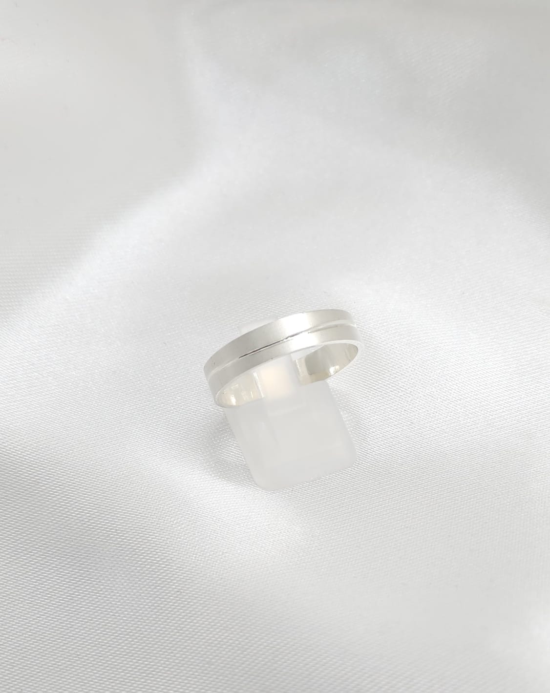 Anillo Argolla Diseño linea al medio cromado 4mm Grosor Plata 925