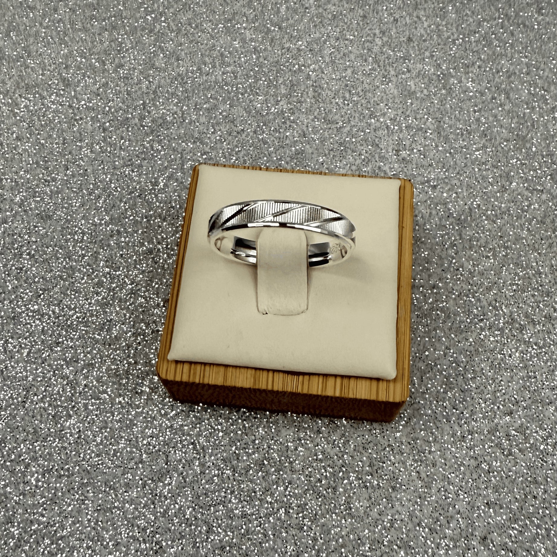 Anillo Argolla Diseño rayas 4mm Grosor unisex Plata 925