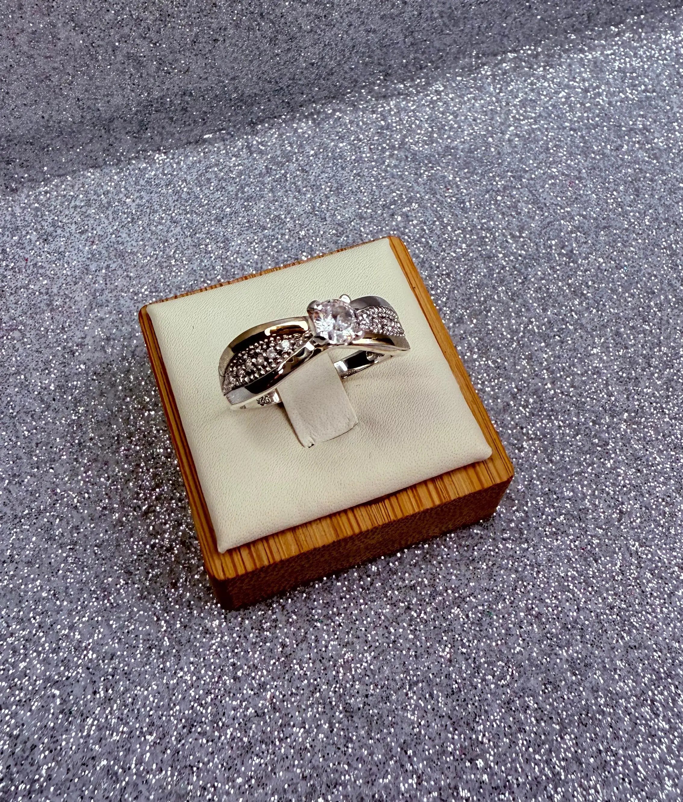 Anillo Dama Diseño Circón con Microcircones