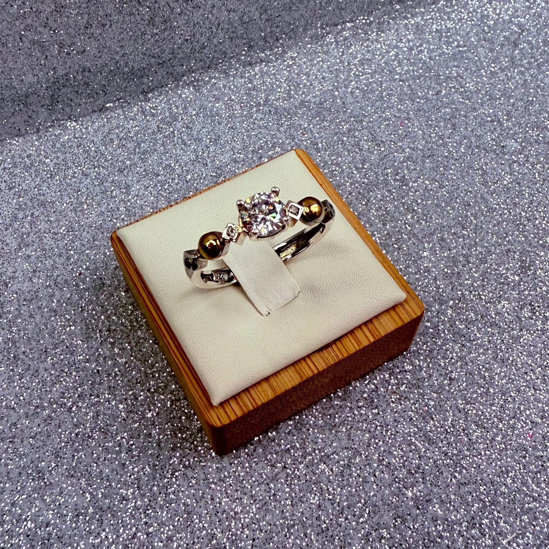 Anillo Dama Diseño Circón con Microcircones