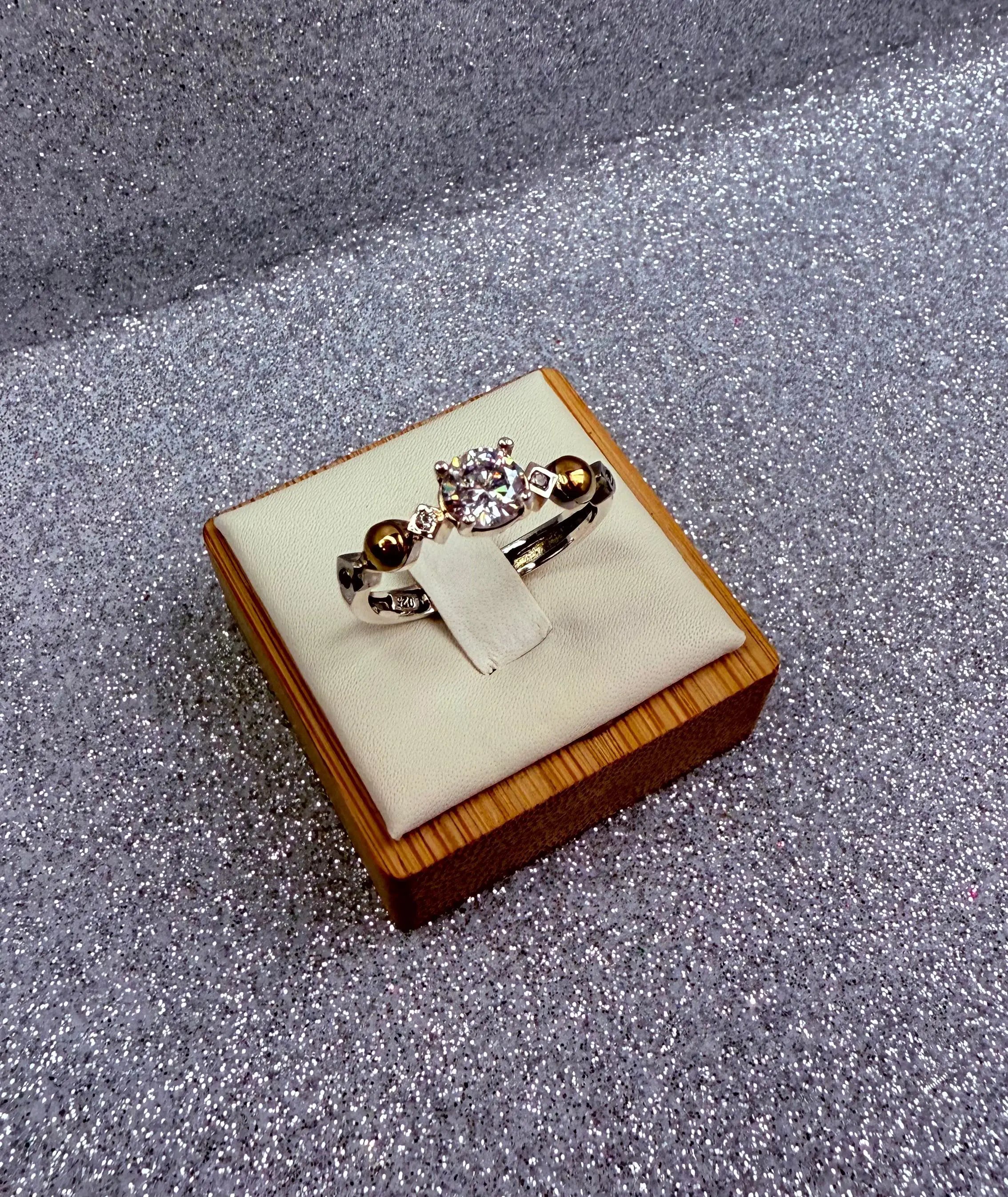 Anillo Dama Diseño Circón con Microcircones