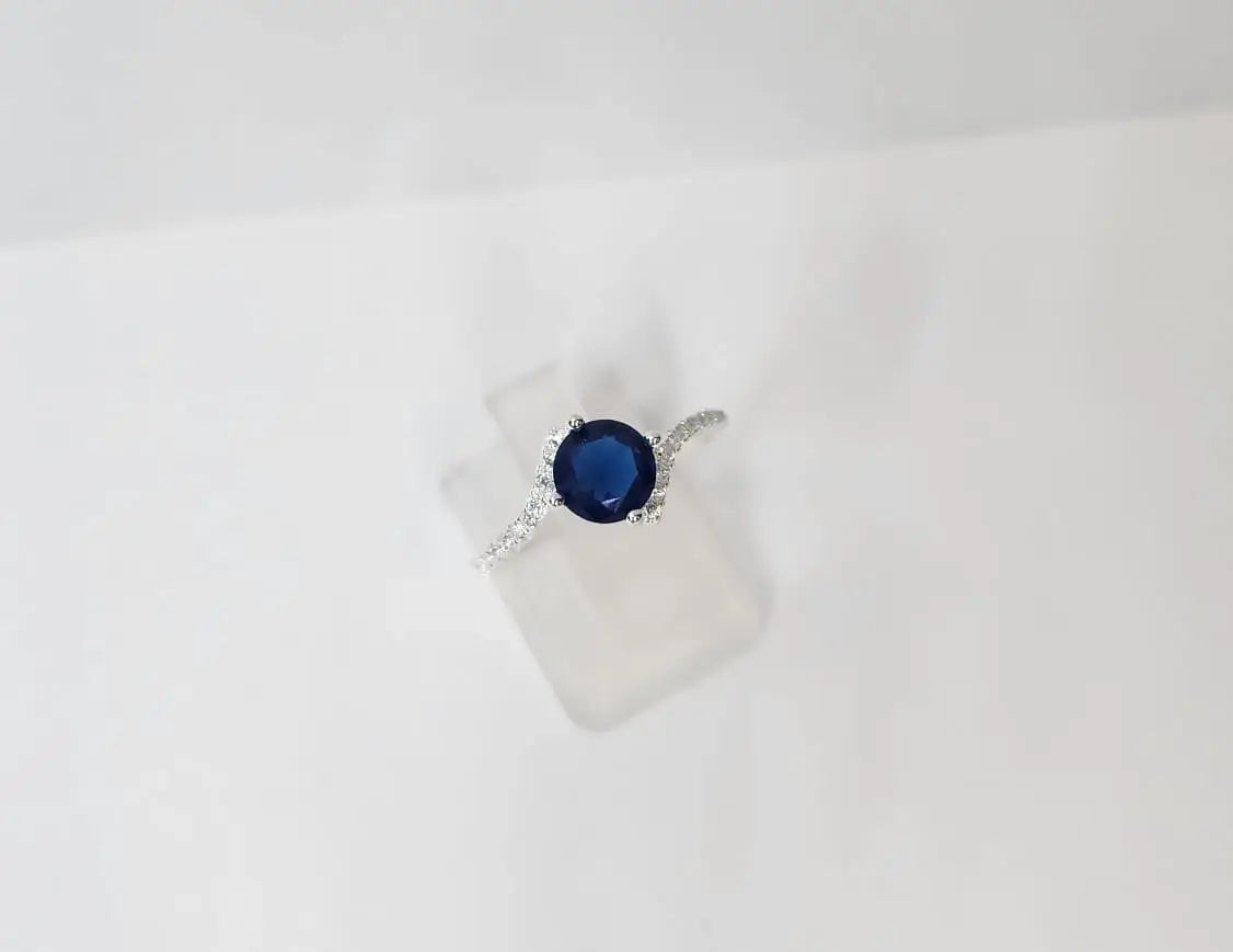 Anillo Dama Diseño Circón Azul en Plata fina ley 925
