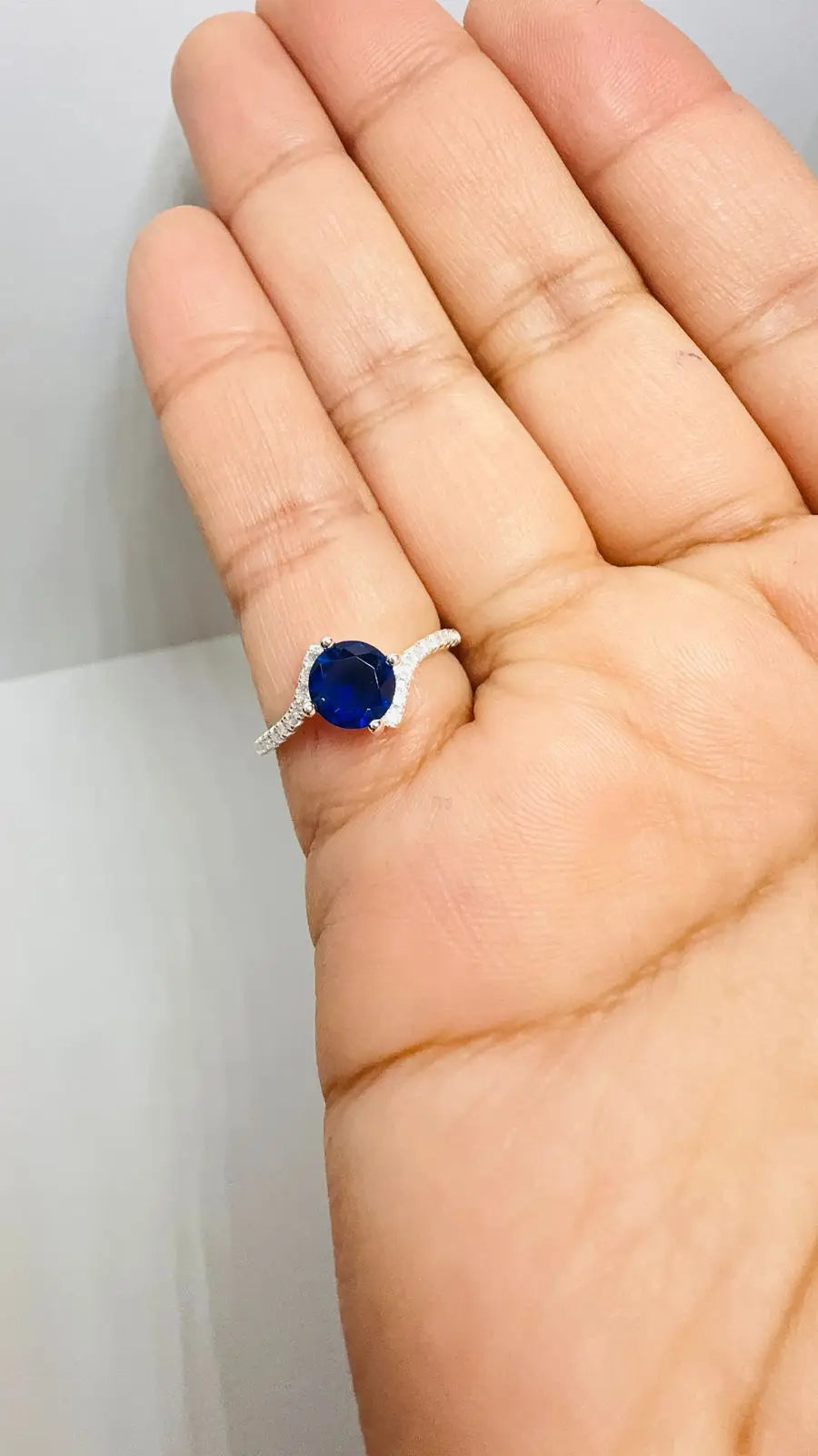 Anillo Dama Diseño Circón Azul en Plata fina ley 925
