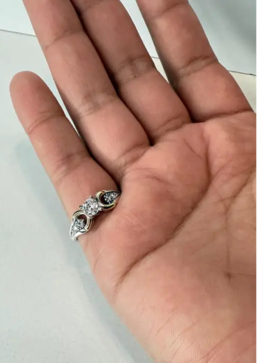 Anillo Dama Diseño  Circón P.925 con Oro de 14k.