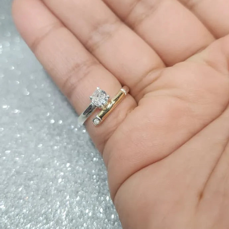 Anillo Dama Diseño Circón Punto de luz P.925 con Oro de 14k.