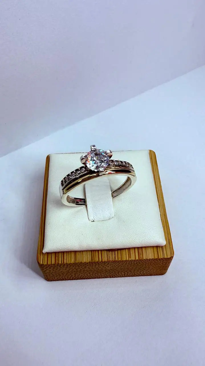 Anillo Dama Diseño Circón P.925 con Oro de 14k.