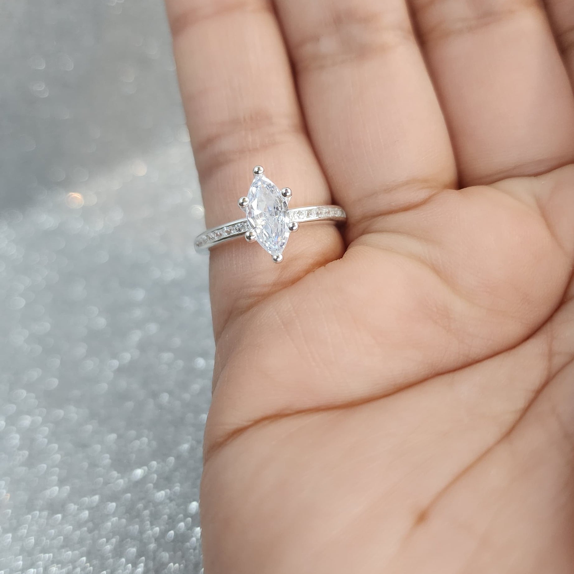 Anillo Dama Circón con incrustaciones de Microcircones P.925