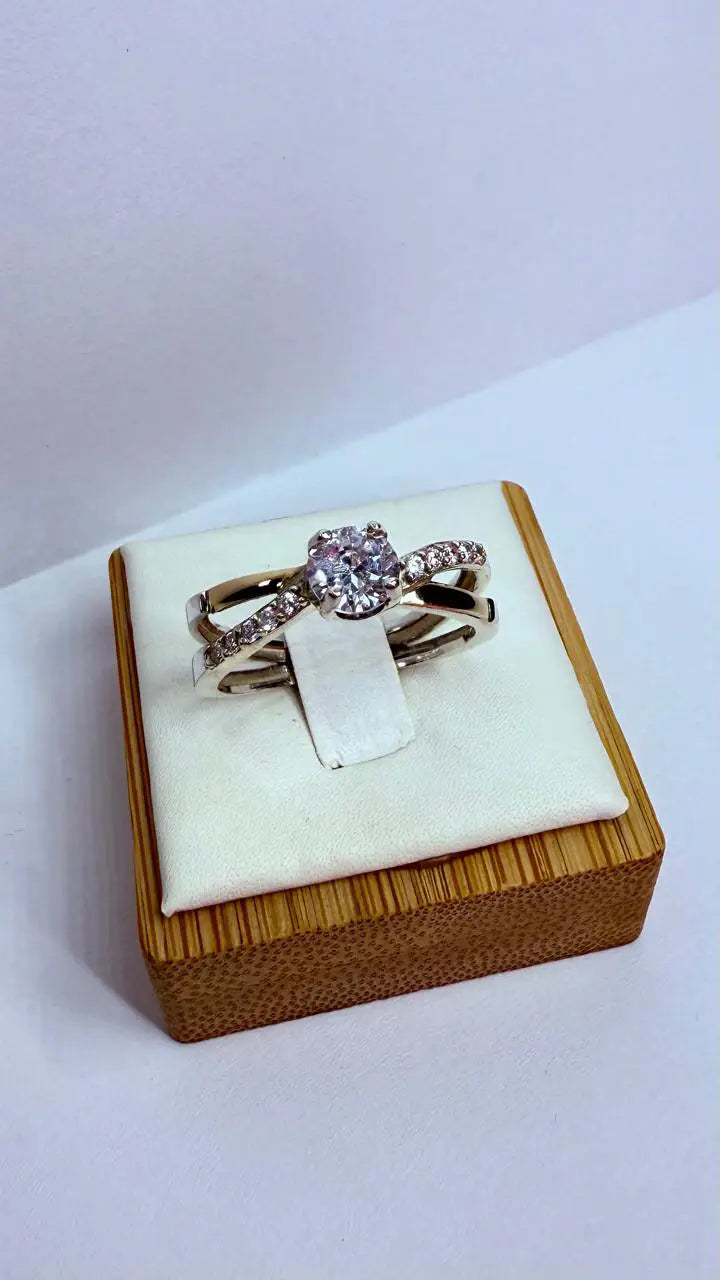 Anillo Dama Diseño Circón P.925 con Oro de 14k